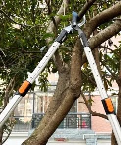 Telescopic bypass pruning shears for thick branches
